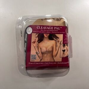 Brand new cleavage pal